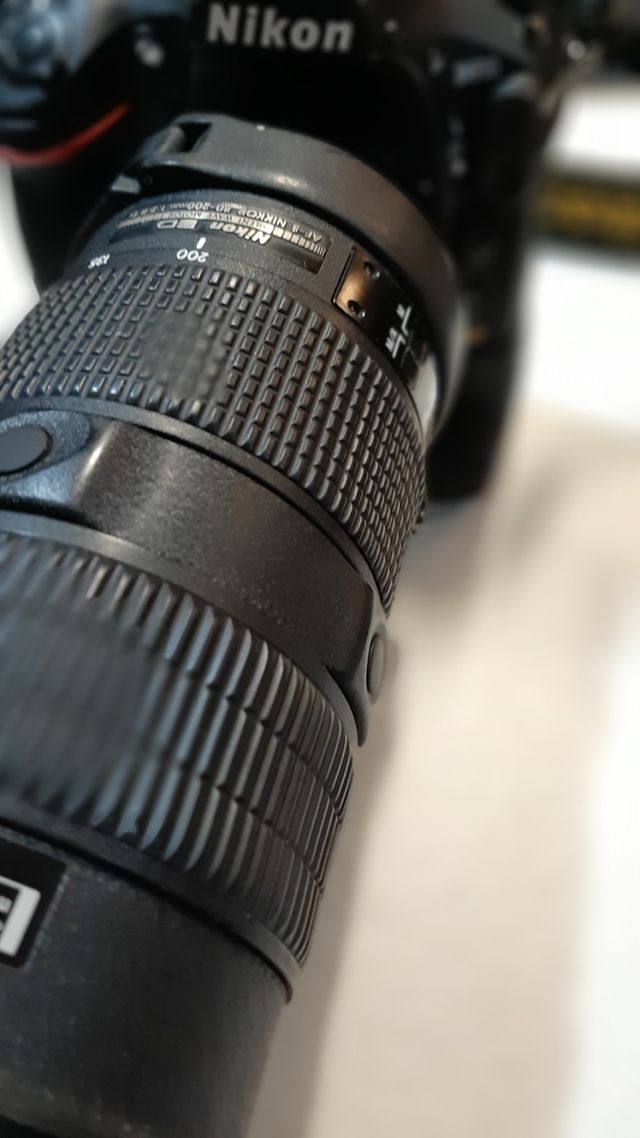 Tele objetivo Nikon 80-200 ED, 2.8.