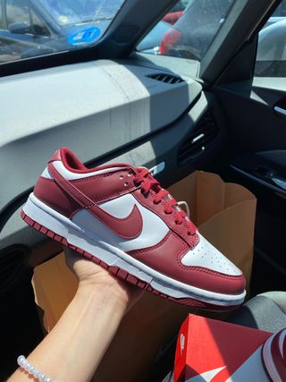 Nike Dunk Low Team Red (talla 40) de segunda mano por 179 EUR en Sant Boi  de Llobregat en WALLAPOP