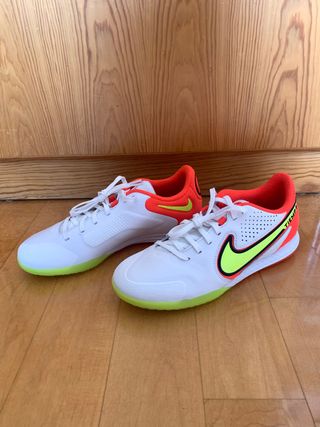 Bambas Nike futsal de segunda mano por 100 EUR en Barcelona en WALLAPOP