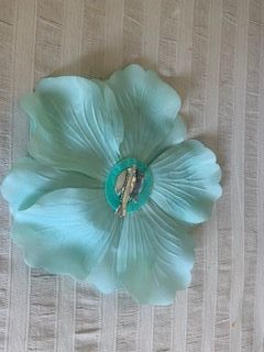 Flor de tela con pistilos