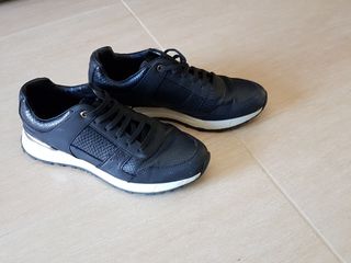 Zapatillas deportivas mujer Zara, botines , zapato de segunda mano por 10  EUR en Tocina en WALLAPOP