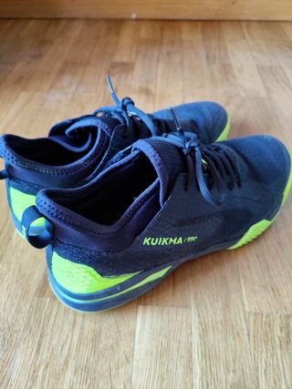 Zapatillas padel kuikma 990 T44 de segunda mano por 35 EUR en Madrid en  WALLAPOP