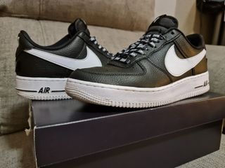 Nike AF1 NBA Negras de segunda mano por 140 EUR en Puerto Real en WALLAPOP