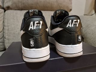 Nike AF1 NBA Negras de segunda mano por 140 EUR en Puerto Real en WALLAPOP