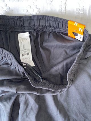 Pantalon corto runner M decathlon nuevo de segunda mano por 5 EUR en  Arganda del Rey en WALLAPOP