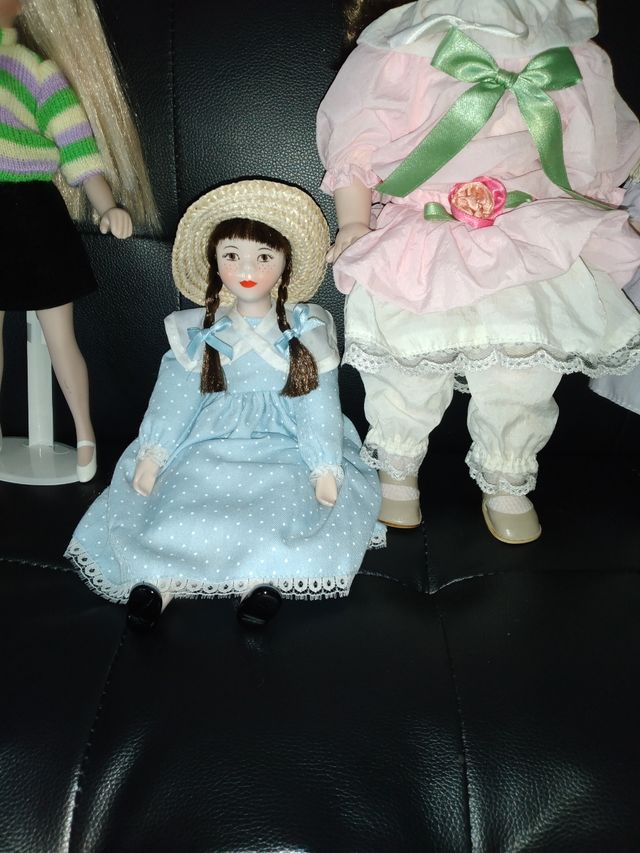 LOTE DE 6 MUÑECAS ANTIGUAS DE PORCELANA