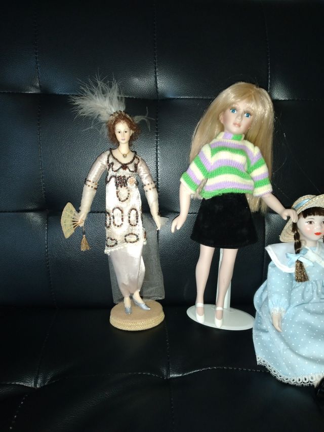 LOTE DE 6 MUÑECAS ANTIGUAS DE PORCELANA