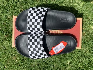 Chanclas Vans de cuadros de segunda mano por 30 EUR en Málaga en WALLAPOP