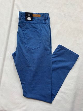 Pantalon de forecast de segunda mano por 15 EUR en Santander en WALLAPOP