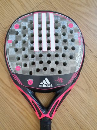 Pala padel adidas adipower light 1.9 de segunda mano por 70 EUR en Vigo en  WALLAPOP