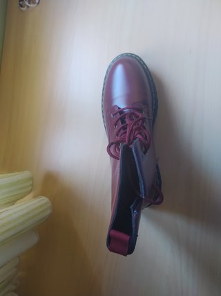 Botas militares granate. de segunda mano por 26 EUR en Ontinyent en WALLAPOP