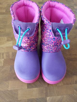 Botas crocs 9 de segunda mano por 5 EUR en Beasain en WALLAPOP