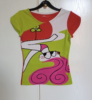 Camiseta estilo Desigual de segunda mano por 7 EUR en Leganés en WALLAPOP