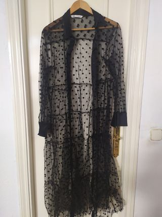 Chaqueta vestido transparente de Zara de segunda mano por 5 EUR en Collado  Villalba en WALLAPOP