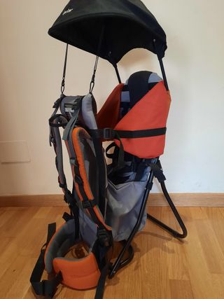 Mochila portabebes trekking Deuter de segunda mano por 50 EUR en Sant Pere  de Ribes en WALLAPOP