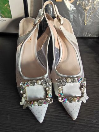 Zapatos de novia con poco tacón de segunda mano en WALLAPOP
