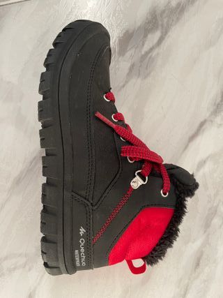 Botines decathlon talla 34 de segunda mano por 4 EUR en Colonia Covibar en  WALLAPOP