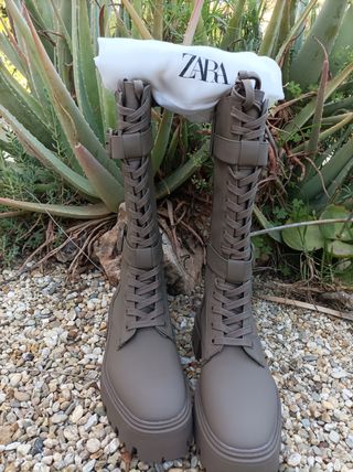 Botas militares neopreno Zara de segunda mano por 50 EUR en Calabardina en  WALLAPOP