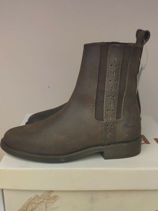 Botines españoles Zaldi de segunda mano por 40 EUR en Medina del Campo en  WALLAPOP