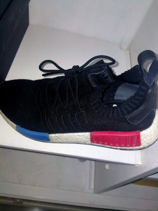 Adidas NMD rojo y azul de segunda mano por 90 EUR en Morón de la Frontera  en WALLAPOP