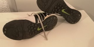 Zapatillas de fútbol Nike en buen estado talla 12C de segunda mano por 5  EUR en Santa Olalla en WALLAPOP