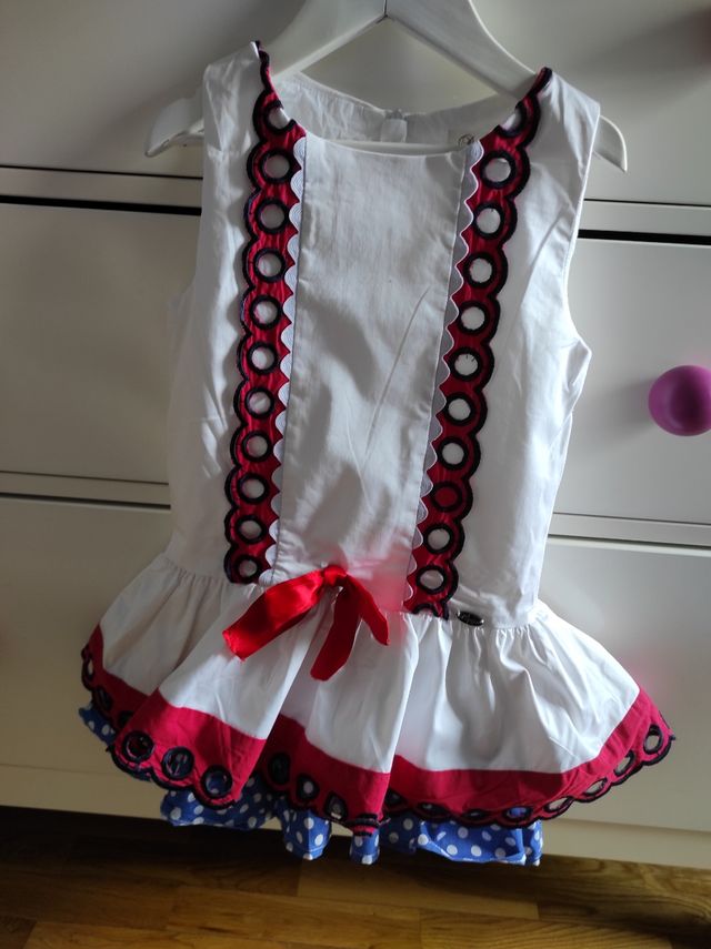 Vestido Talla 6 en perfecto estado.