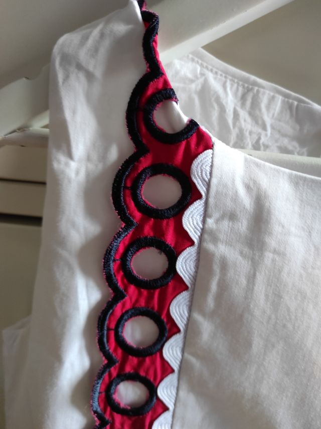 Vestido Talla 6 en perfecto estado.