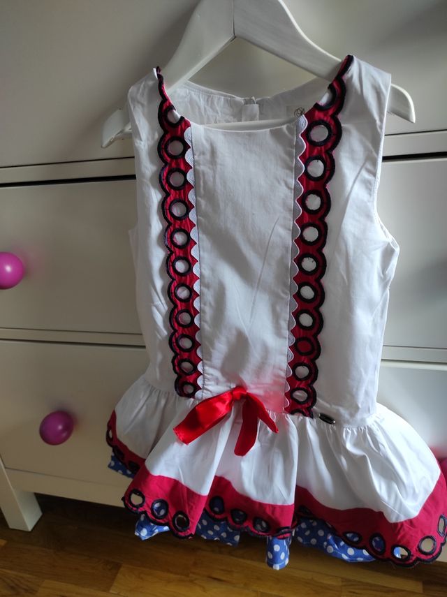 Vestido Talla 6 en perfecto estado.