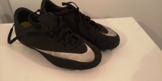Zapatillas de fútbol para niño talla 13-13\\/5 de segunda mano por 10 EUR en  Santa Olalla en WALLAPOP