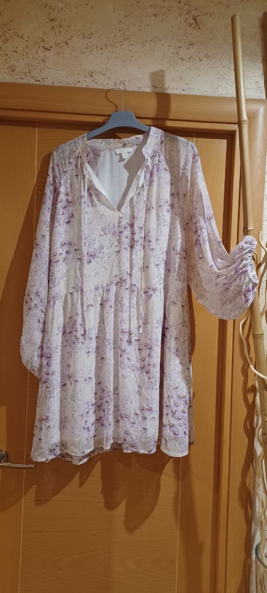 Vestido blanco y flores