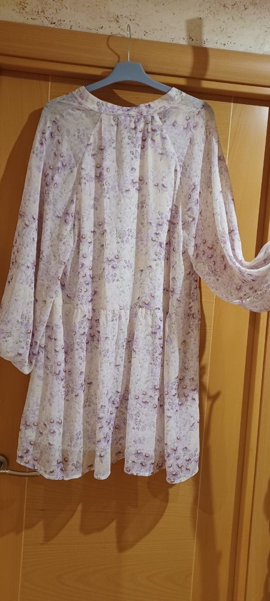 Vestido blanco y flores