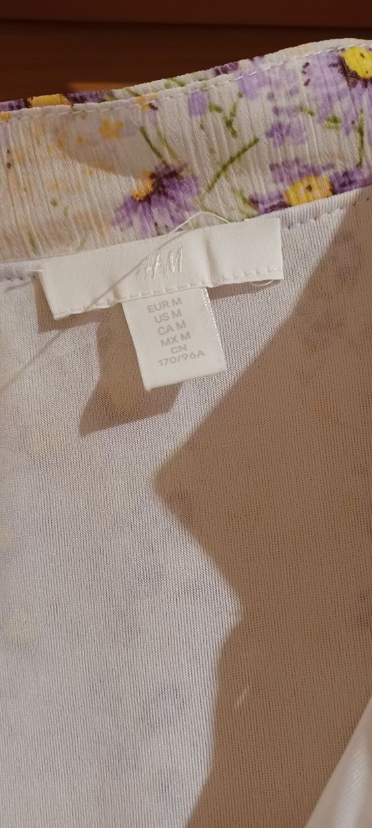 Vestido blanco y flores