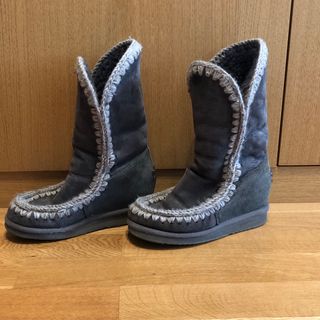 Botas mou talla 35 de segunda mano por 150 EUR en Las Rozas de Madrid en  WALLAPOP