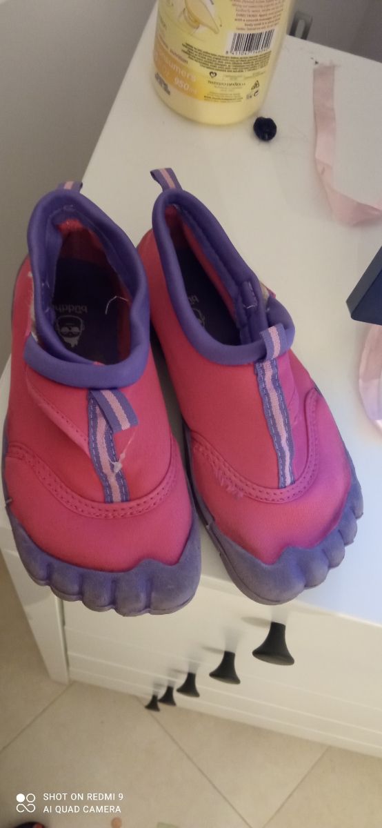 Zapatos para entrar al playa o piscina de segunda mano por 4 EUR en Leganés en WALLAPOP