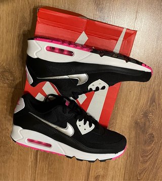 Nike Air Max 90 talla 42.5 nuevas completamente de segunda mano por 70 EUR  en Madrid en WALLAPOP