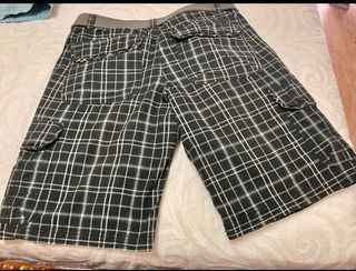 Pantalones cortos hombre Bershka y pull\u0026amp;Bear de segunda mano por 12 EUR  en San Lorenzo de El Escorial en WALLAPOP