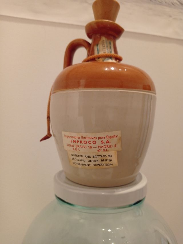 botella vacía whisky