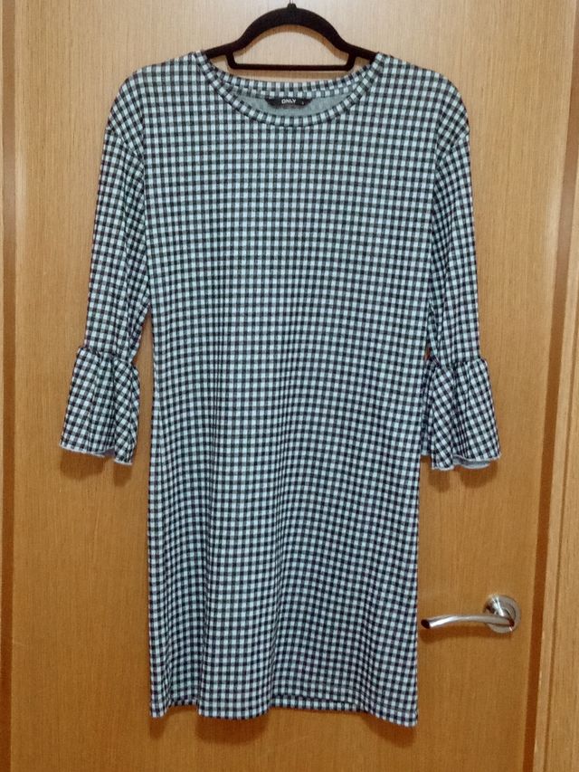 Vestido corto de pata de gallo Only talla S