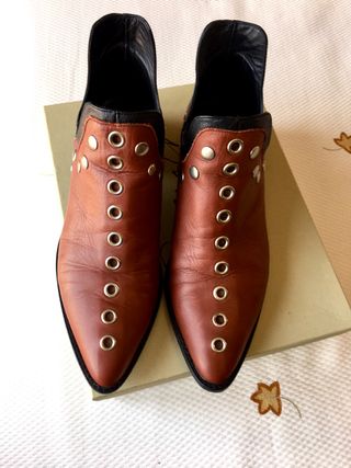 Botines Micuir talla 38 de segunda mano por 160 EUR en Toledo en WALLAPOP