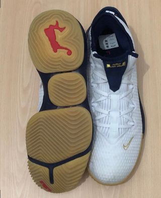 Bambas Nike Lebron talla 47 de segunda mano por 95 EUR en Igualada en  WALLAPOP