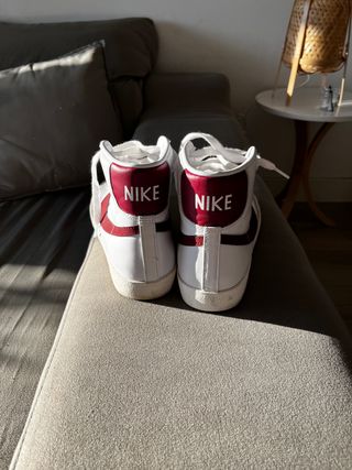 Nike blazer mid 77 granate talla 44 de segunda mano por 60 EUR en Madrid en  WALLAPOP