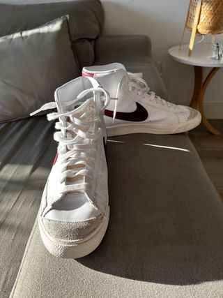 Nike blazer mid 77 granate talla 44 de segunda mano por 60 EUR en Madrid en  WALLAPOP