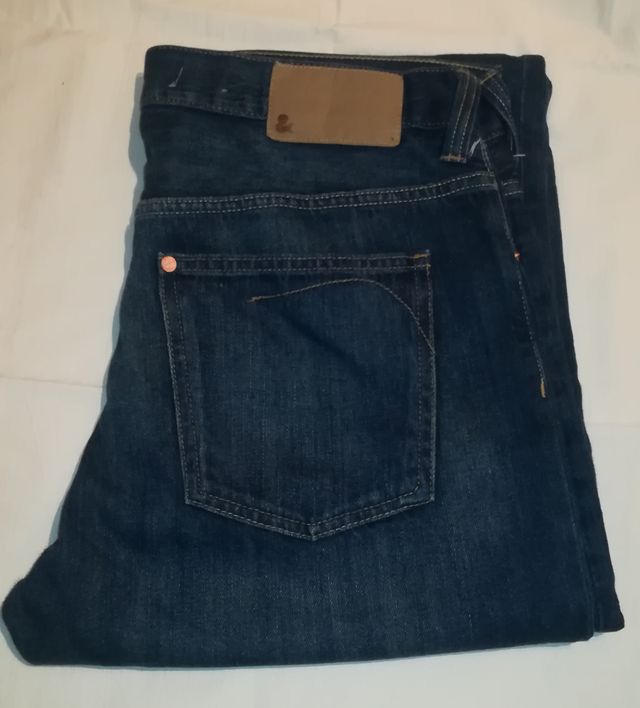 Camisa manga larga y pantalón vaquero caballero