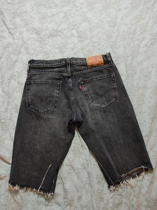 Pantalones cortos Levis 502 de segunda mano por 20 EUR en Donostia-San  Sebastián en WALLAPOP