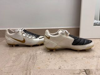 Botas futbol total 90 de segunda mano por 40 EUR en Valencia en WALLAPOP