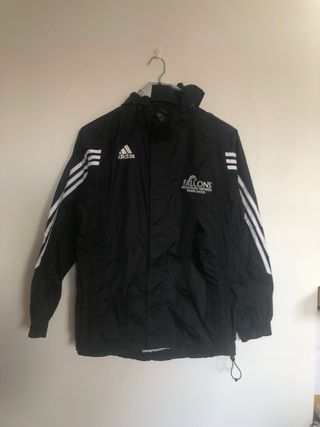 Cortavientos adidas vintage de segunda mano por 18 EUR en Santiago de  Compostela en WALLAPOP