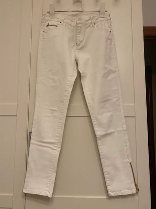 Pantalón blanco tipo encerado Zara de segunda mano por 10 EUR en León en  WALLAPOP