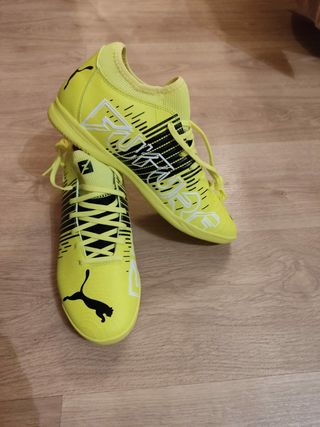 Zapatillas fútbol sala future Puma talla 42 de segunda mano por 32 EUR en  Trobajo del Camino en WALLAPOP