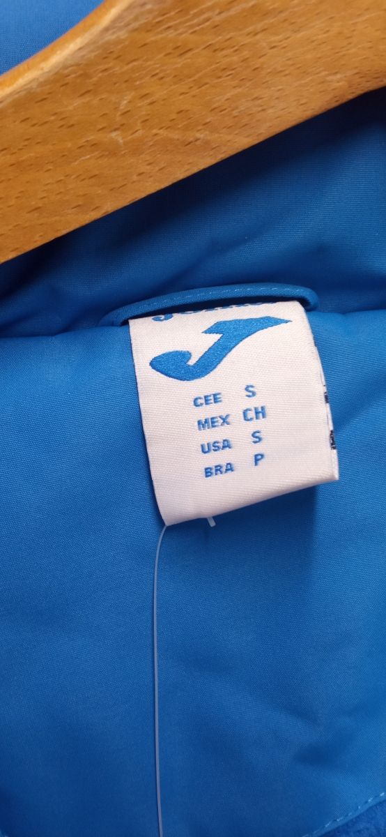 Abrigo de La Chimenea. Sin estrenar.