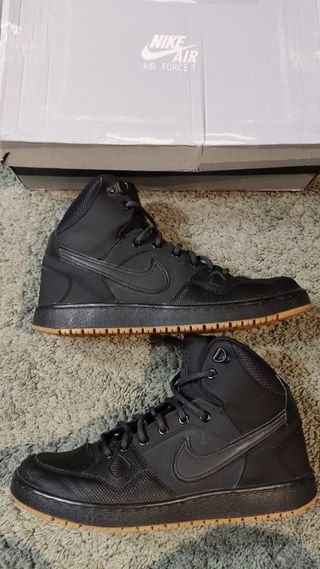 Nike Air Force 1 High talla 41 como nuevas. de segunda mano por 69 EUR en  Tarragona en WALLAPOP